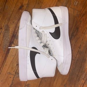Nike Blazer Sneakers